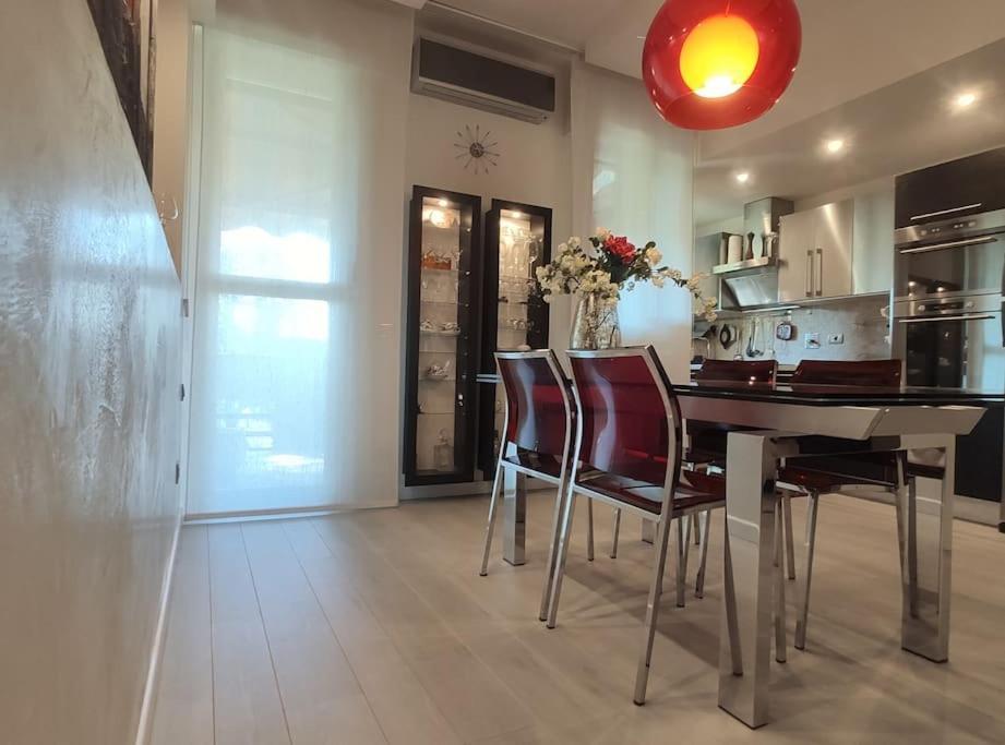 Appartamento Incantevole Con Parcheggio Gratuito Florens Exteriör bild