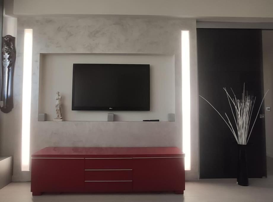 Appartamento Incantevole Con Parcheggio Gratuito Florens Exteriör bild