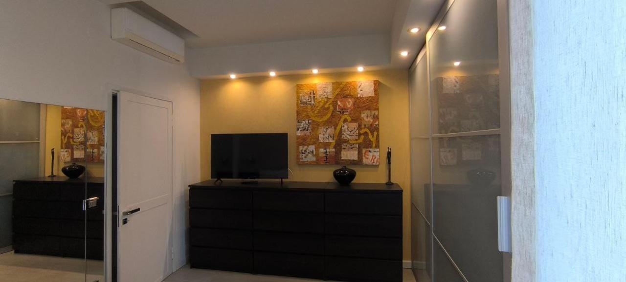 Appartamento Incantevole Con Parcheggio Gratuito Florens Exteriör bild